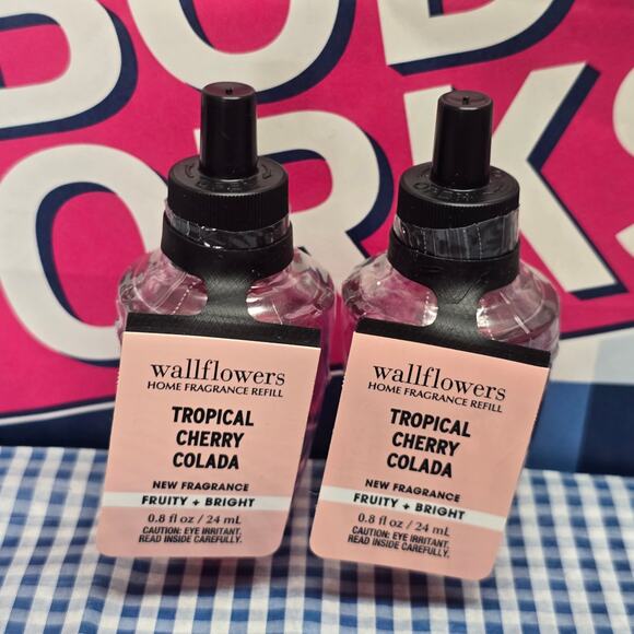 BBW Tropical Cherry Colada FRUITY & BRIGHT Wallflower Fragrance Refills - Picture 1 of 2